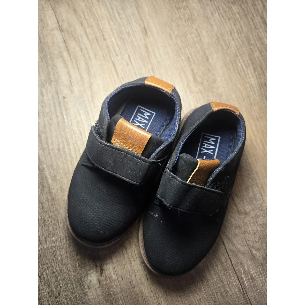 Max + Jack Kids Black Dress Shoes‎ Size 5